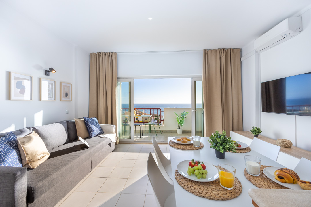 apartamento à beira mar em portimão na praia da rochaalojamento local