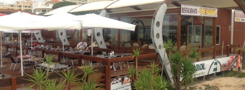 Restaurante O Farol localizado na Praia da Rocha em Portimão beira-mar